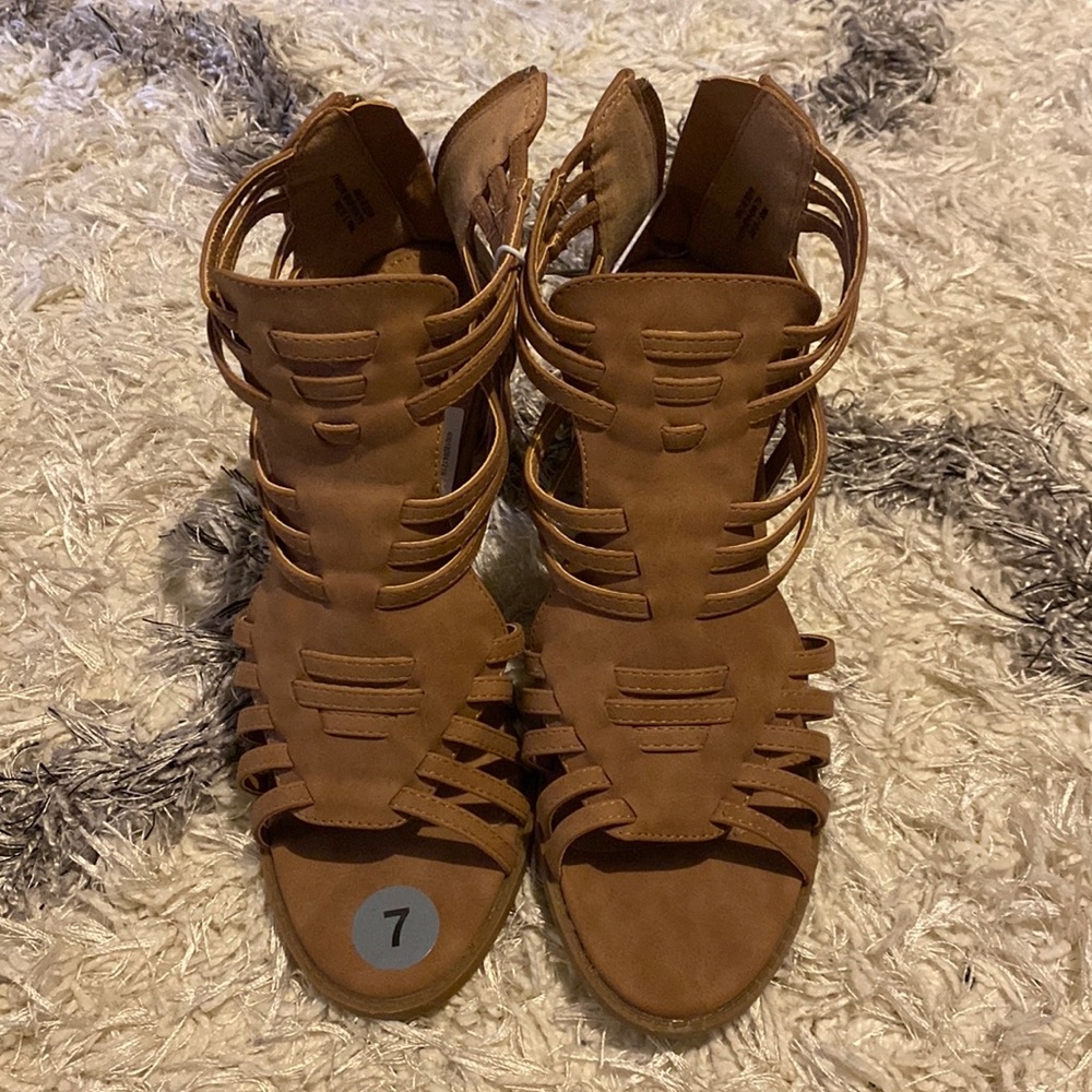 Report Heels